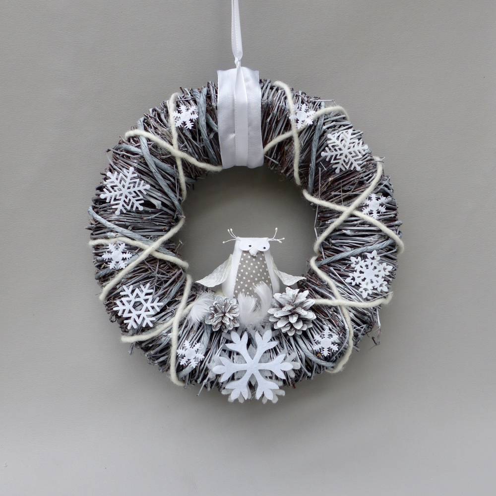 Türkranz für den Winter, Winterkranz, Deko-Kranz mit Stoff-Eule Bild 2