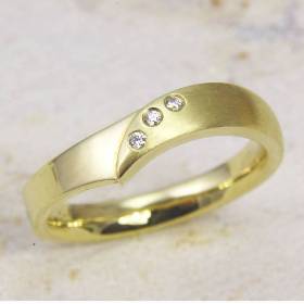 Schmaler Ring aus Gold 585/- mit Brillanten, Irisblatt