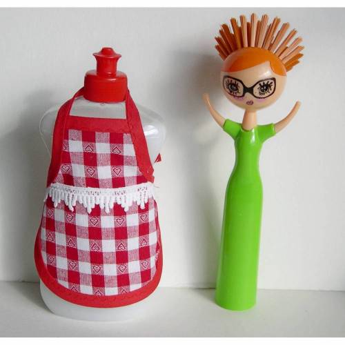 Spülischürze rotes Herz-Karo mit Spitze, Schürze für Spülmittelflasche, Spüliflasche-Schürze, Spülmitteflaschen-Schürze, Spülischürze Karo mit Herzen und Spitze