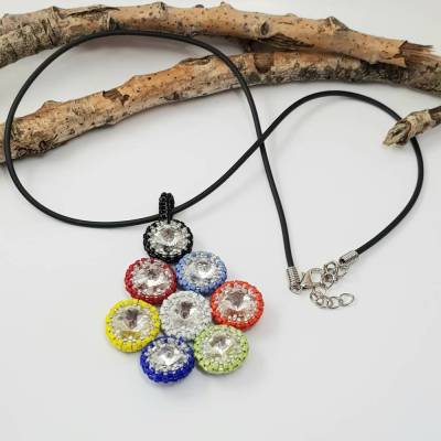 Kettenanhänger bunt | Rivolisteine | Handarbeit | Statement | Kautschukkette 45-50cm | Geschenk