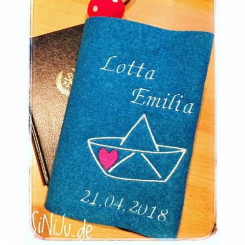 Individuelle Gotteslobhuelle  aus Wollfilz, personalisiert bestickt