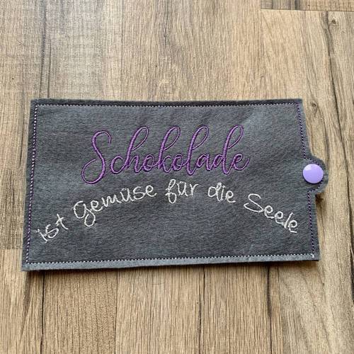 Verpackung - Schokoladenhülle mit Bestickung „Schokolade ist Gemüse für die Seele“