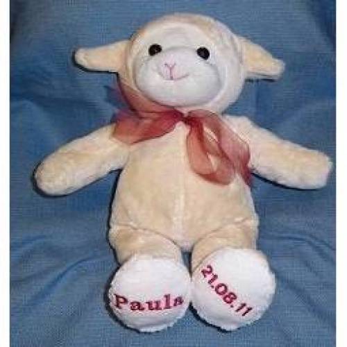 Lämmchen  mit Daten bestickt