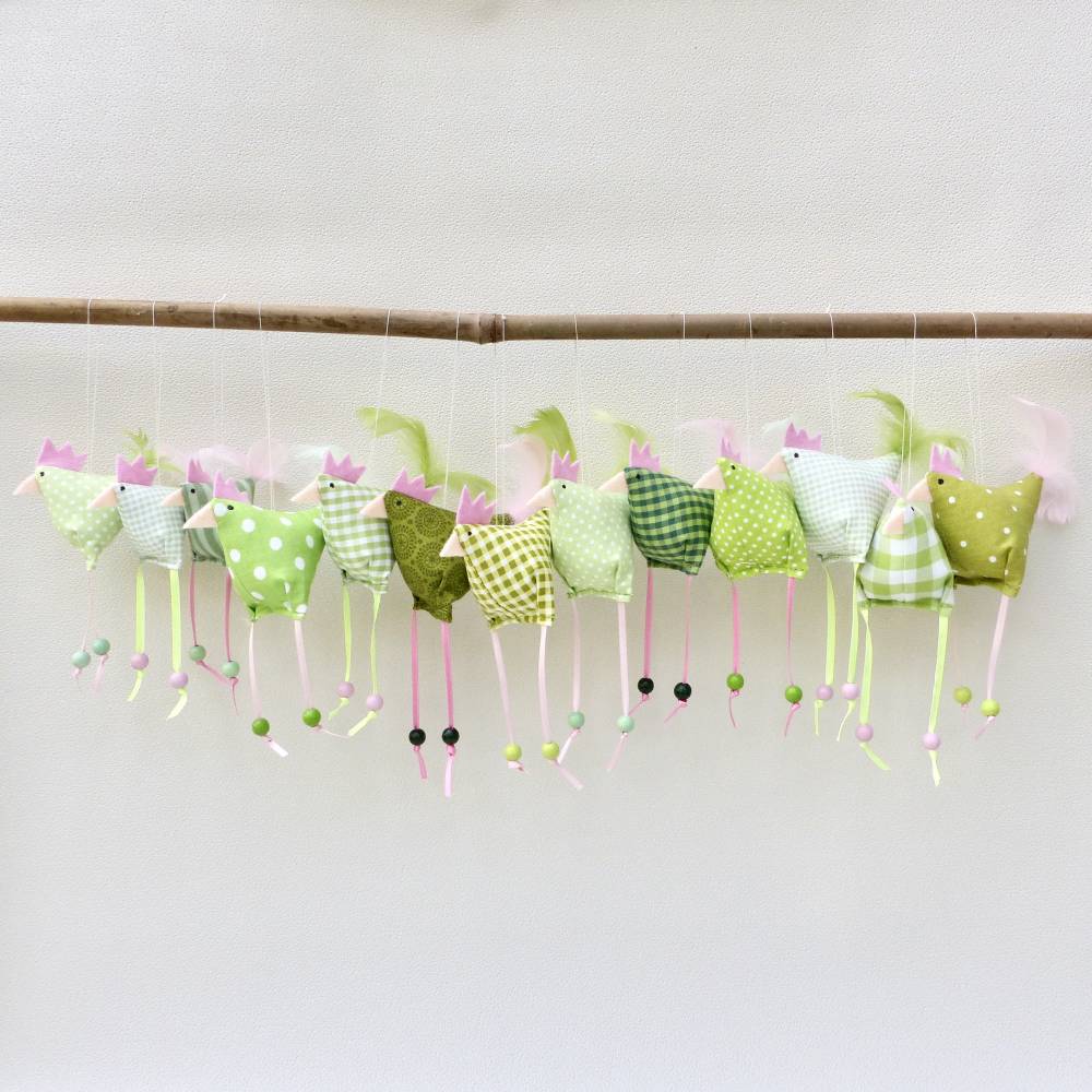 Hühner, Osterdeko, 13 St. Stoffhühner (10 kleine Hühner plus 3 Küken) Reserviert für Kirlagreen Bild 1