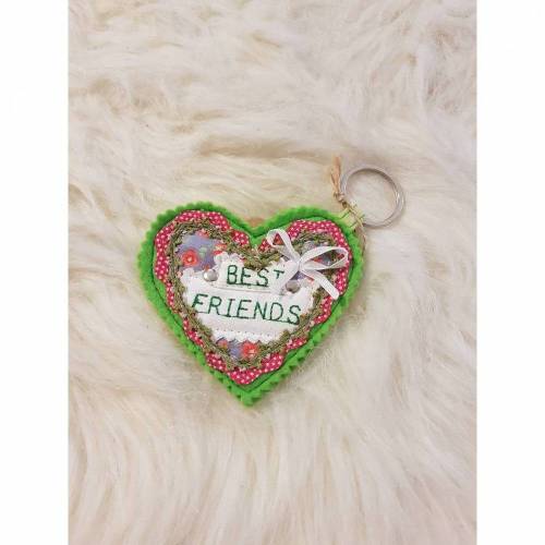 Handgemachter Schlüsselanhänger Best Friends Herz – Geschenkidee Unikat Grün-Bunt