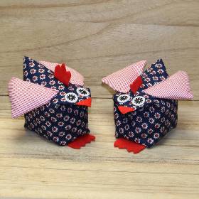 Hühner Set Deko Happy Easter – Duo Stoffhühner Blau Blumen Osterdeko Tisch