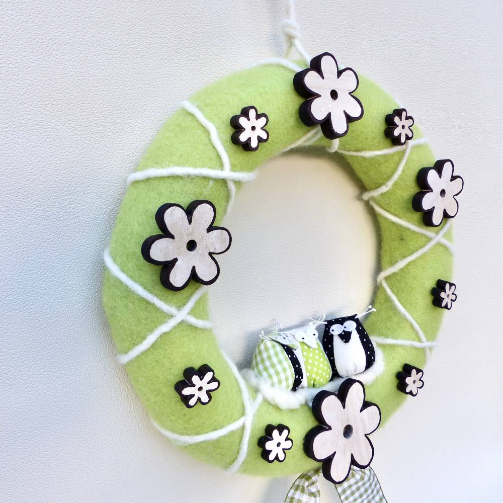 Frühlings-Kranz, Türkranz aus Filz, Deko-Kranz mit Stoff-Eulen Bild 8