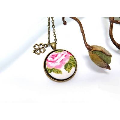 Romantische Kette Rose mit Anhänger Kleeblatt Halskette