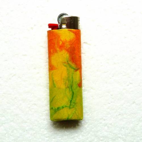Feuerzeughülle orange-grün inkl. BIC-Feuerzeug