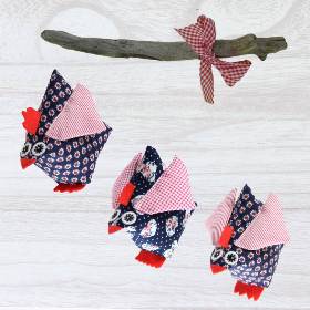 Hühner 3er Set Deko – Stoffhühner Ostertisch Blau Blumen – Osterdeko - la miscela