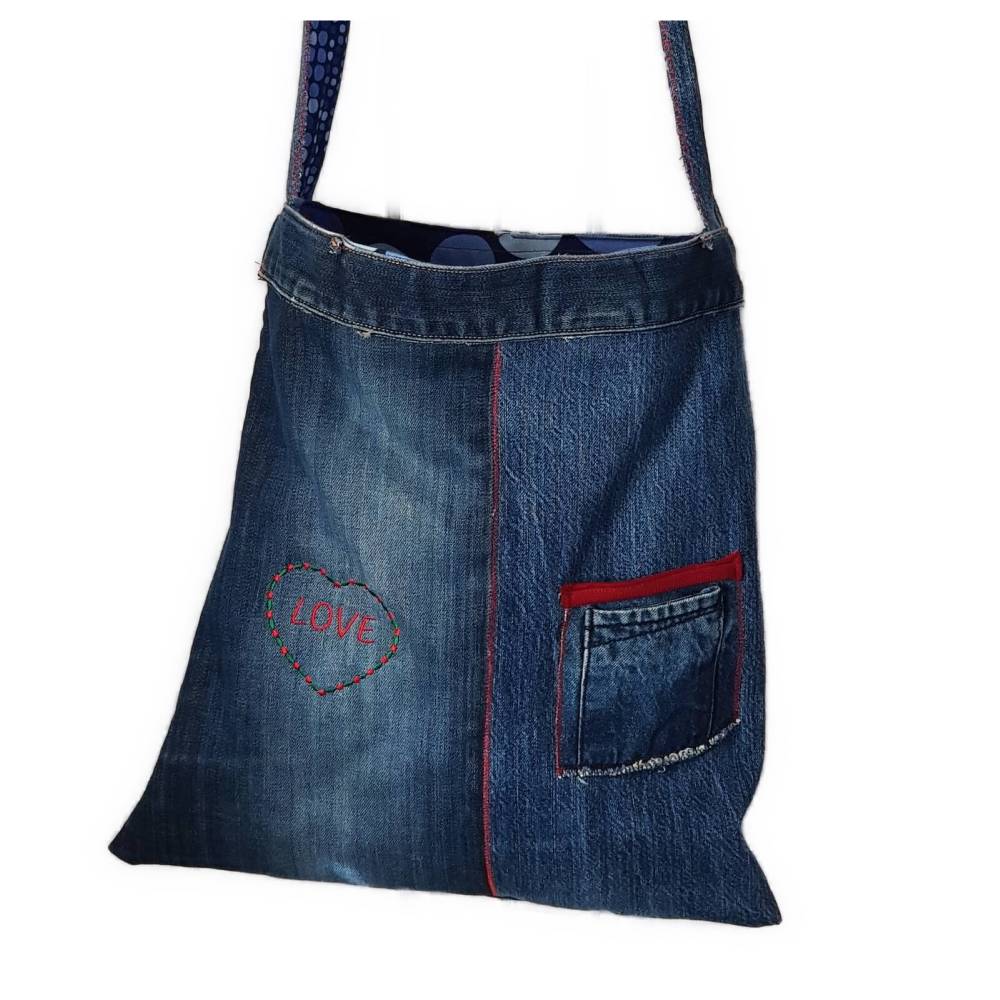Jeans-Upcycling Stofftasche – Handgemachte Jeanstasche mit breitem Trageriemen, Unikat aus Marken-Jeans Bild 3