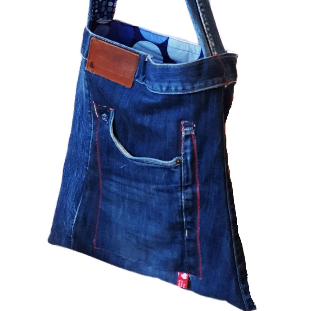 Jeans-Upcycling Stofftasche – Handgemachte Jeanstasche mit breitem Trageriemen, Unikat aus Marken-Jeans Bild 5
