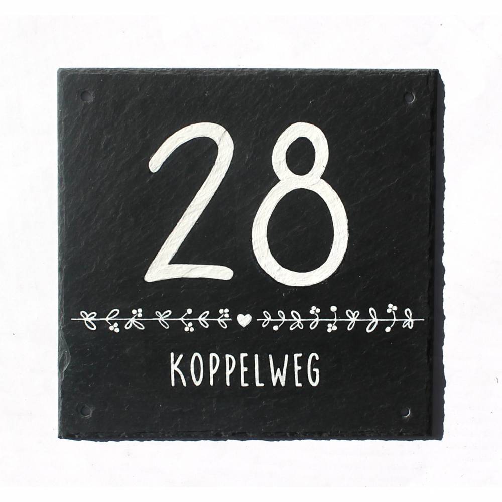 Wetterfeste Hausnummer aus Schiefer – personalisiertes, handgemachtes Hausnummernschild mit Zahl & Straßenname Bild 1