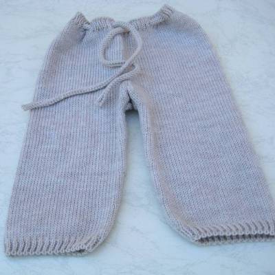 Babyhose gestrickt in Beige aus reiner Schurwolle (Merinowolle) Größe 68