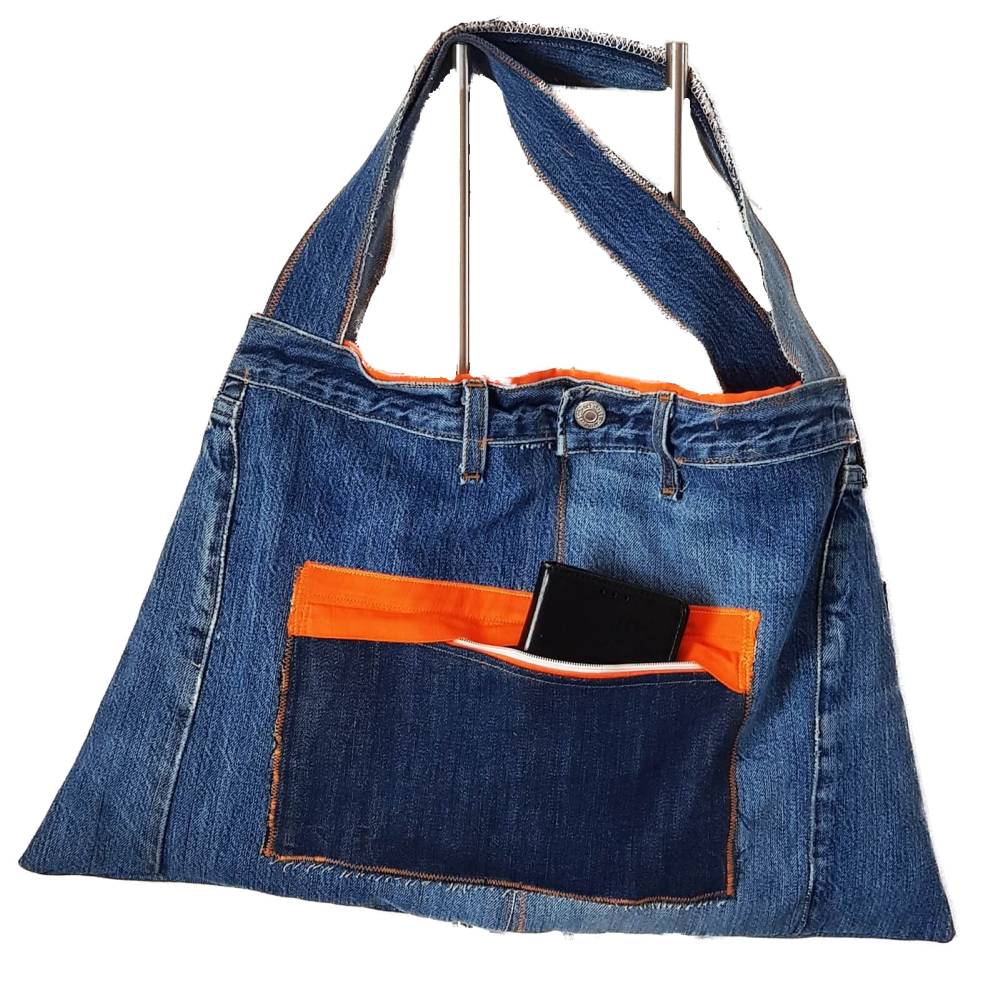 Upcycling Jeanstasche blau orange – Handgemachte Unikattasche aus Markenjeans mit vielen Außentaschen Bild 1