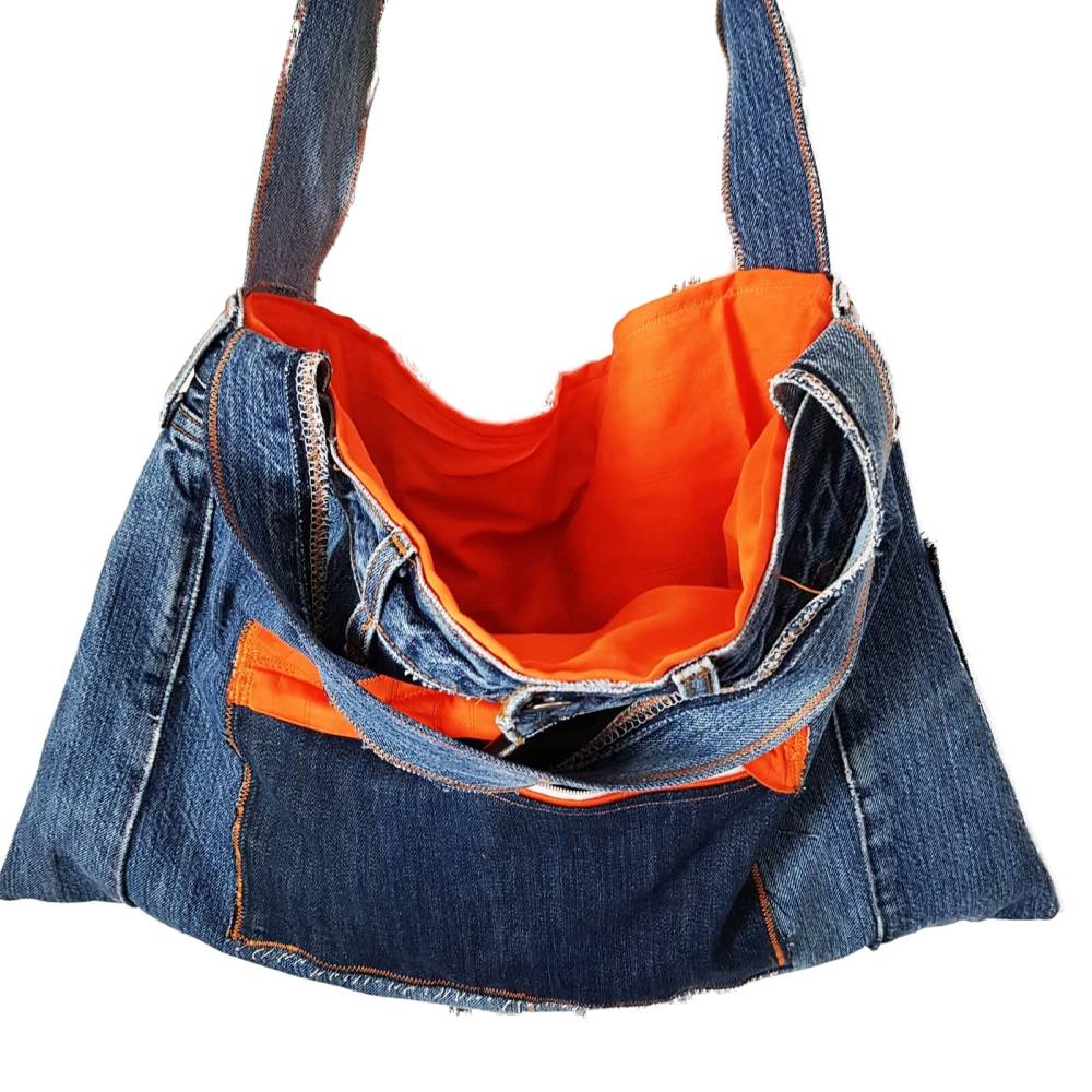 Upcycling Jeanstasche blau orange – Handgemachte Unikattasche aus Markenjeans mit vielen Außentaschen Bild 2