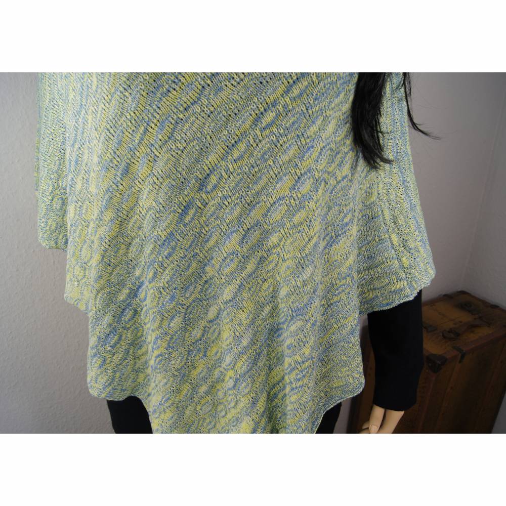 Strickponcho aus Baumwolle gestrickt Bild 4