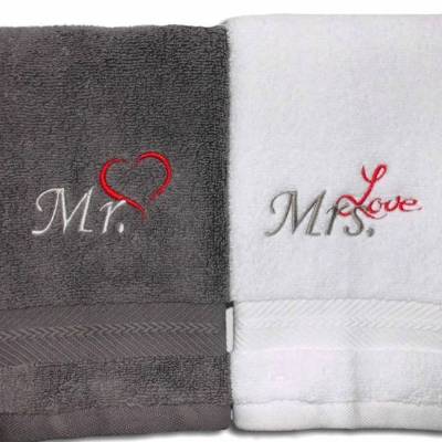 Bestickte personalisierte Gästehandtücher Mr. & Mrs. Love Monogramm Frotteetuch 2er Set Geschenk für Verliebte Deko Bad