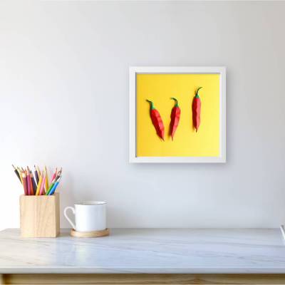 Rote Chilis // 3D-Wandbild aus Origami im Objektrahmen