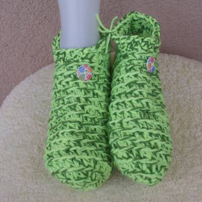 Gästeschuhe, Bettschuhe, Puschen, Hausschuhe Handarbeit Damen, Herren und Kinder,  Polyacryl   Gr.  37-38