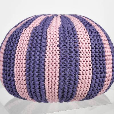 Strick-Anleitung für einen gestrickten Pouf aus Textilgarn mit abgeflachter Sitzfläche