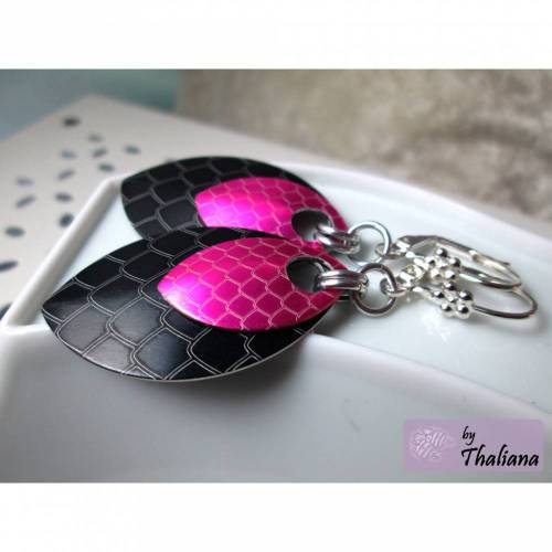 Drachenohrringe DragonScale Ohrringe Schwarz Pink