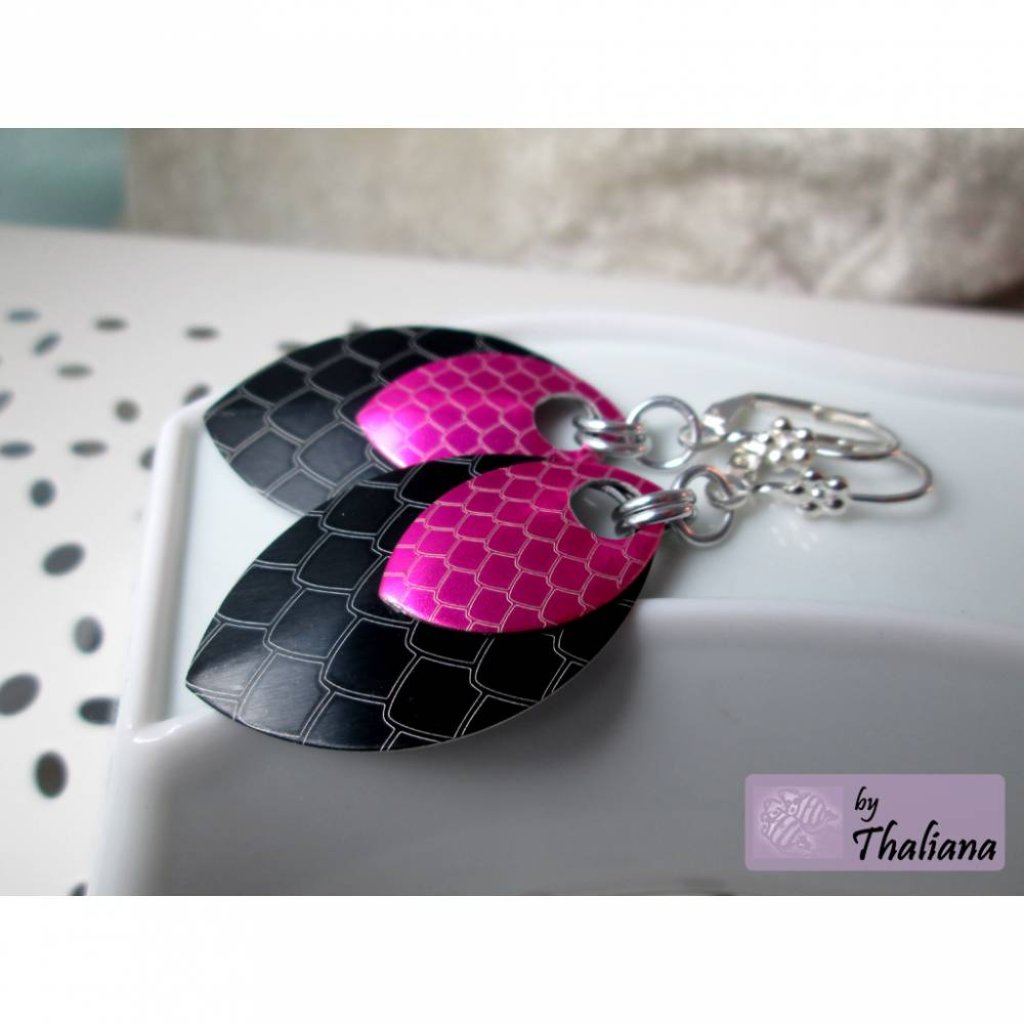 Drachenohrringe DragonScale Ohrringe Schwarz Pink Bild 3