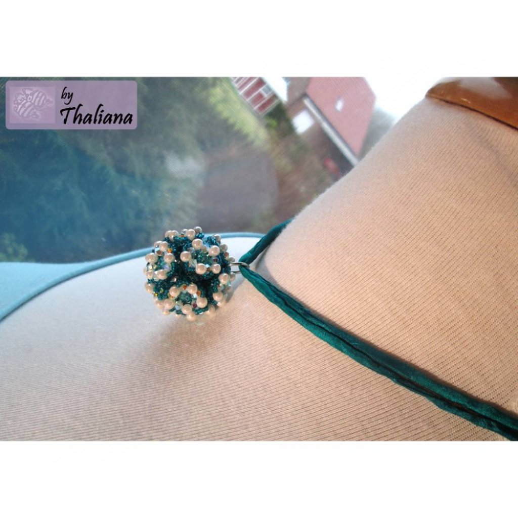 beadwork GLÜCKSKUGEL Türkis Kette Seidenband Bild 3