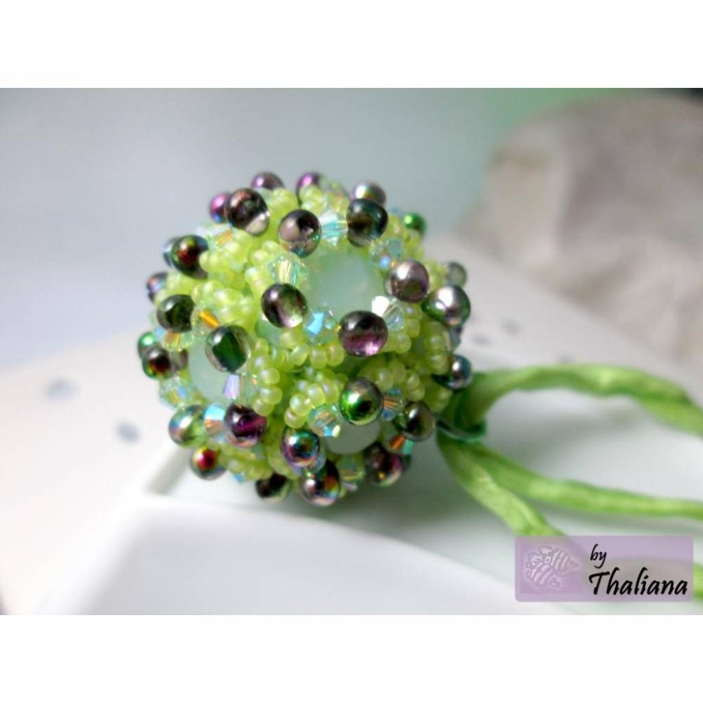 GLÜCKSKUGEL hellgrün Kette Seidenband Bild 2