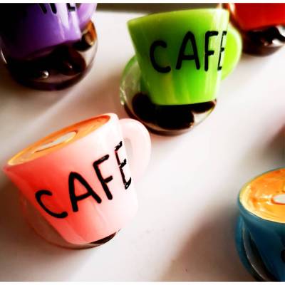 Kühlschrankmagnet Cafe – Magnet für Kaffeeliebhaber in verschiedenen Farben