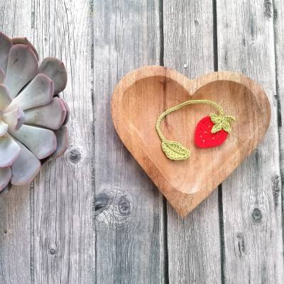 Weiches Nabelschnurbändchen, gehäkeltes Nabelschnurband mit Erdbeere