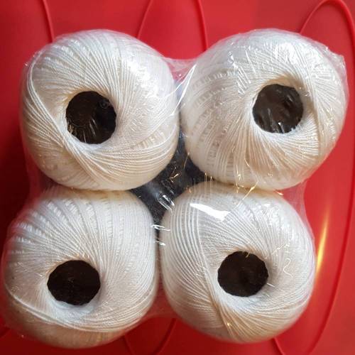 Vintage, 4 x 50 Gramm Häkel- und Strickgarn, 100 % Baumwolle, mercerisiert, weiß Lauflänge 175 m,