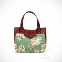 Schultertasche Molly mit Kirschblüten – elegante Handtasche aus Kunstleder, Unikat