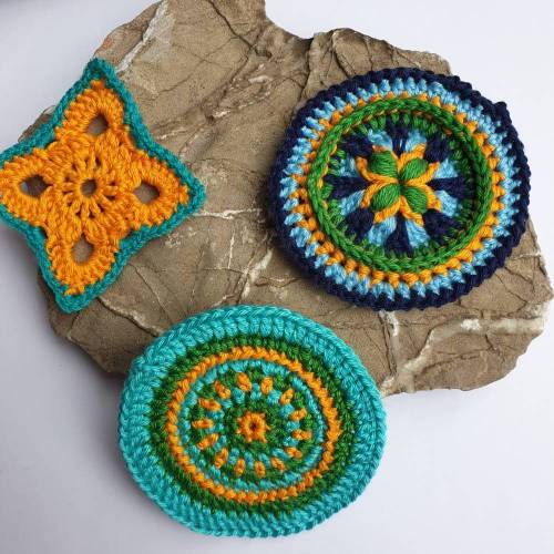 3-teiliges Häkelapplikations-Set bestehend aus Häkelrosetten und Häkelmandalas, Aufnäher, Mandalas