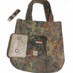 Upcycling Falttasche Bundeswehr-Look Flecktarn bestickt mit VW Kübel faltbare Tasche Shopper Stofftasche