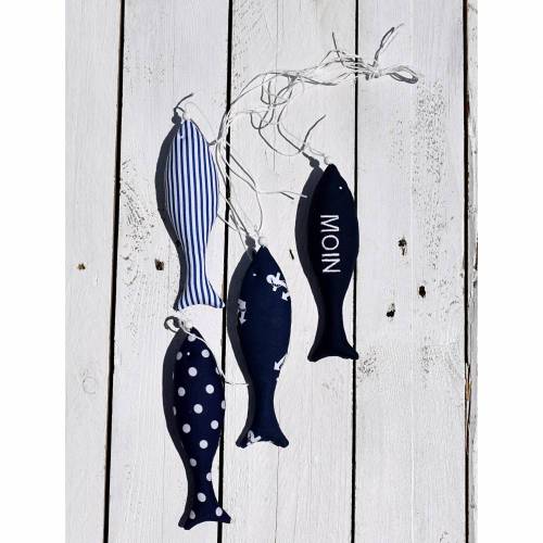 dunkelblau - weißer Fischschwarm, 4 Stofffische davon einer mit " MOIN " bestickt