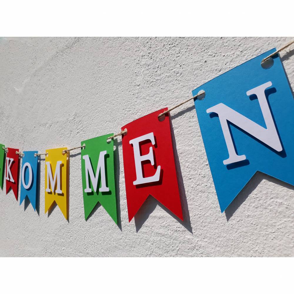 Willkommen Girlande in kräftigen bunten Farben. Handgefertigte Wimpelkette zur Begrüßung, Willkommen Zuhause, Welcome Home, Dekoration zum Empfang