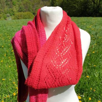 Lace Schal handgestrickt – Strickschal rot pink Farbverlauf – 100% Schurwolle Unikat