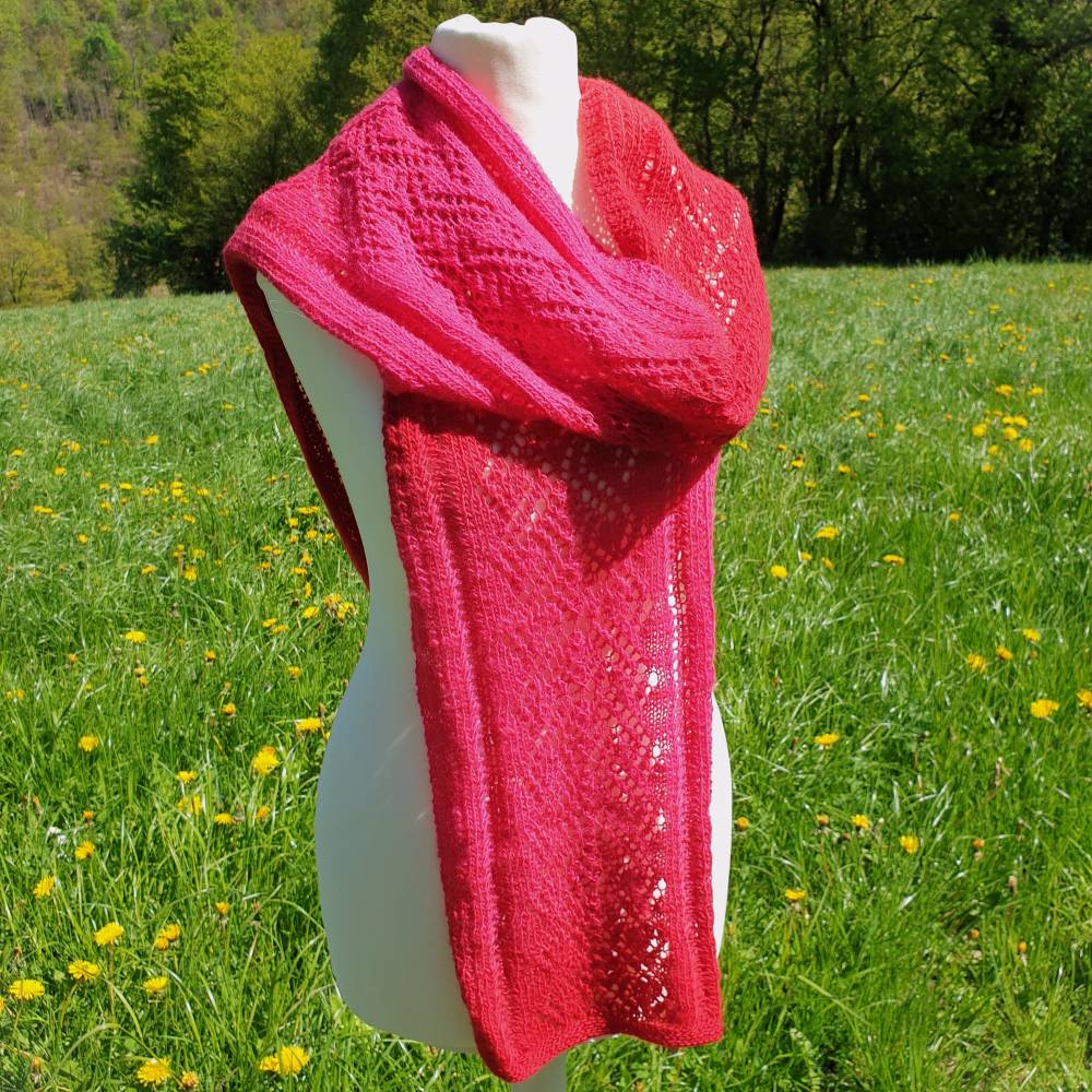 Lace Schal handgestrickt – Strickschal rot pink Farbverlauf – 100% Schurwolle Unikat Bild 3