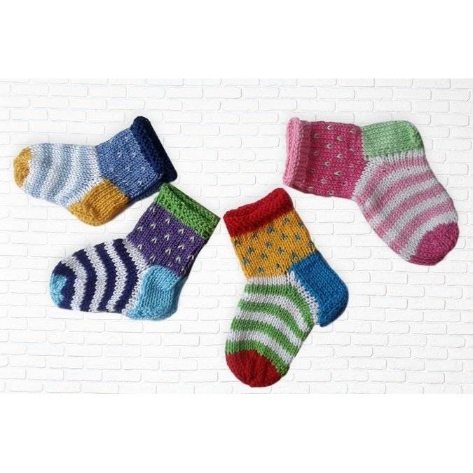 Strickanleitung Babysocken in 4 Größen Bild 1