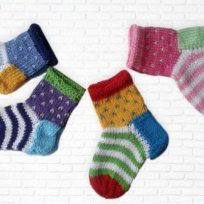 Strickanleitung Babysocken in 4 Größen