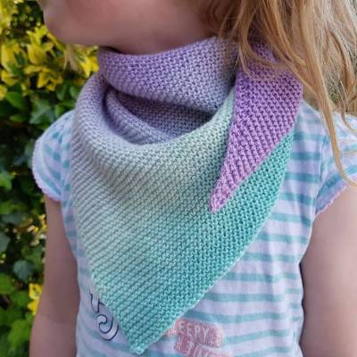 Strickanleitung: Drei einfache Dreieckstücher aus Farbverlaufsbobbel stricken – PDF Download