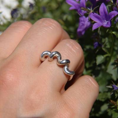 "Bucati" als Fingerring aus der Pasta-Serie, 
