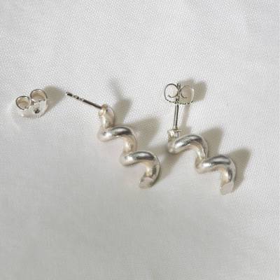 "Bucati" als Ohrstecker – aus der Pasta-Serie, massiv in 925 Silber, 