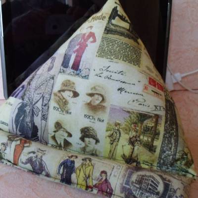 Tablet-Kissen, Batikstoff, Tabletstütze, Tablethalter, mit Damen Mode Motiven