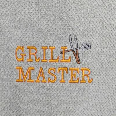 Besticktes personalisiertes Handtuch Grillzange und Schriftzug GRILL-MASTER Frotteetuch mit gesticktem Monogramm