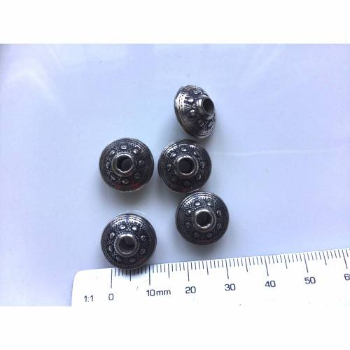 5Metallperlen silberfarben 1,5 x 1 cm