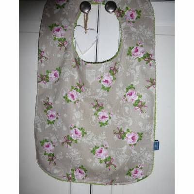 XXL Lätzchen Rosenbouquet mit Vögelchen, Baumwolle/Frottee