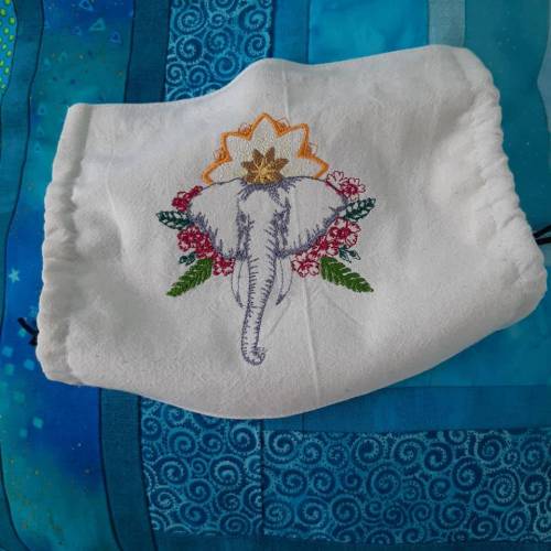 Stickdatei Elefant mit Blumen 10x10cm