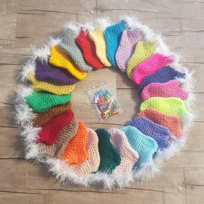 Adventskalender Söckchen * gehäkelt * 24 Socken * verschiedene Farben - bunt * Weihnachtskalender